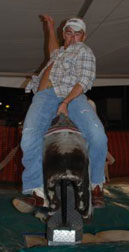 Photo bucking bull riding